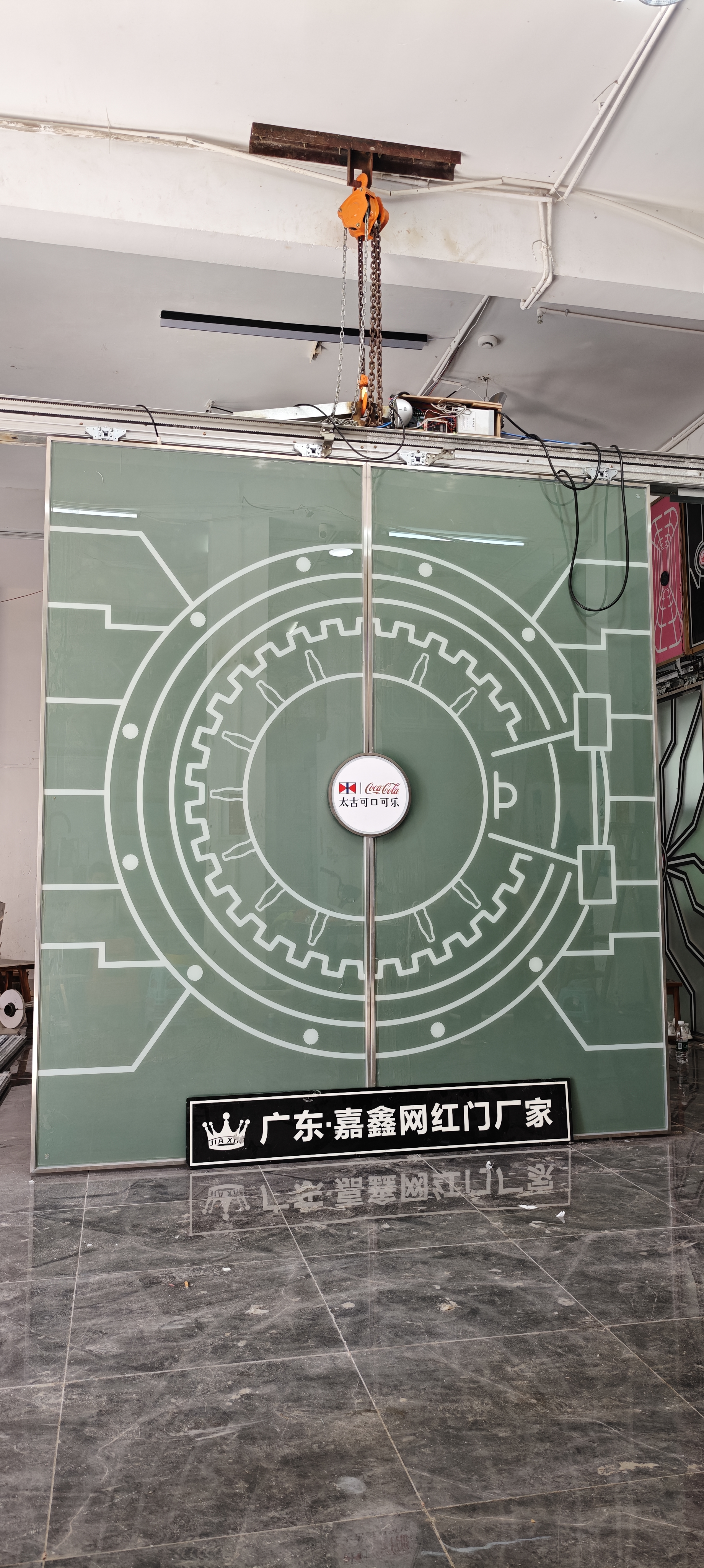 梦幻手按网红门,朋克风网红手掌识别门