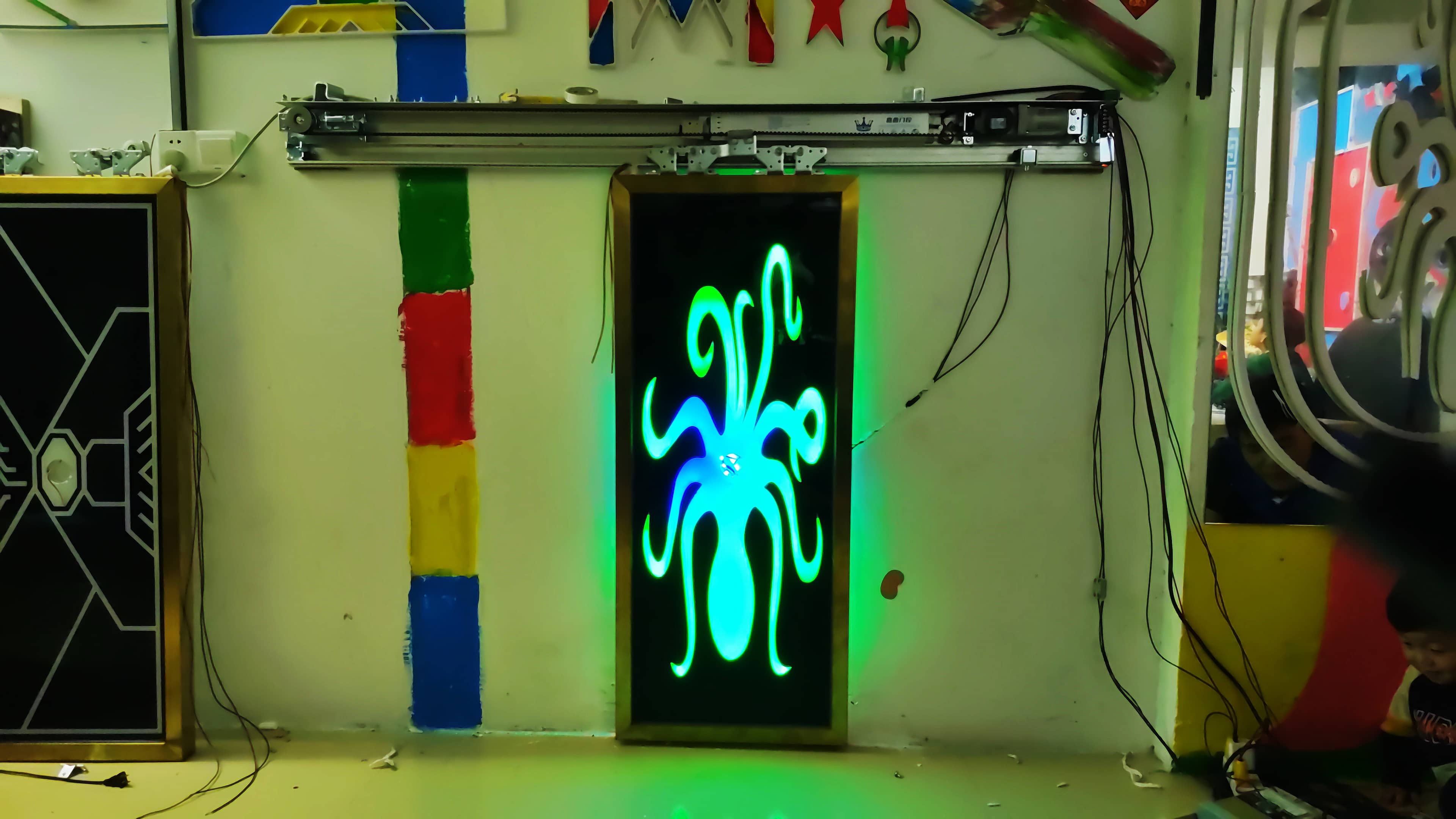 星空失恋博物馆抖音网红感应门设计