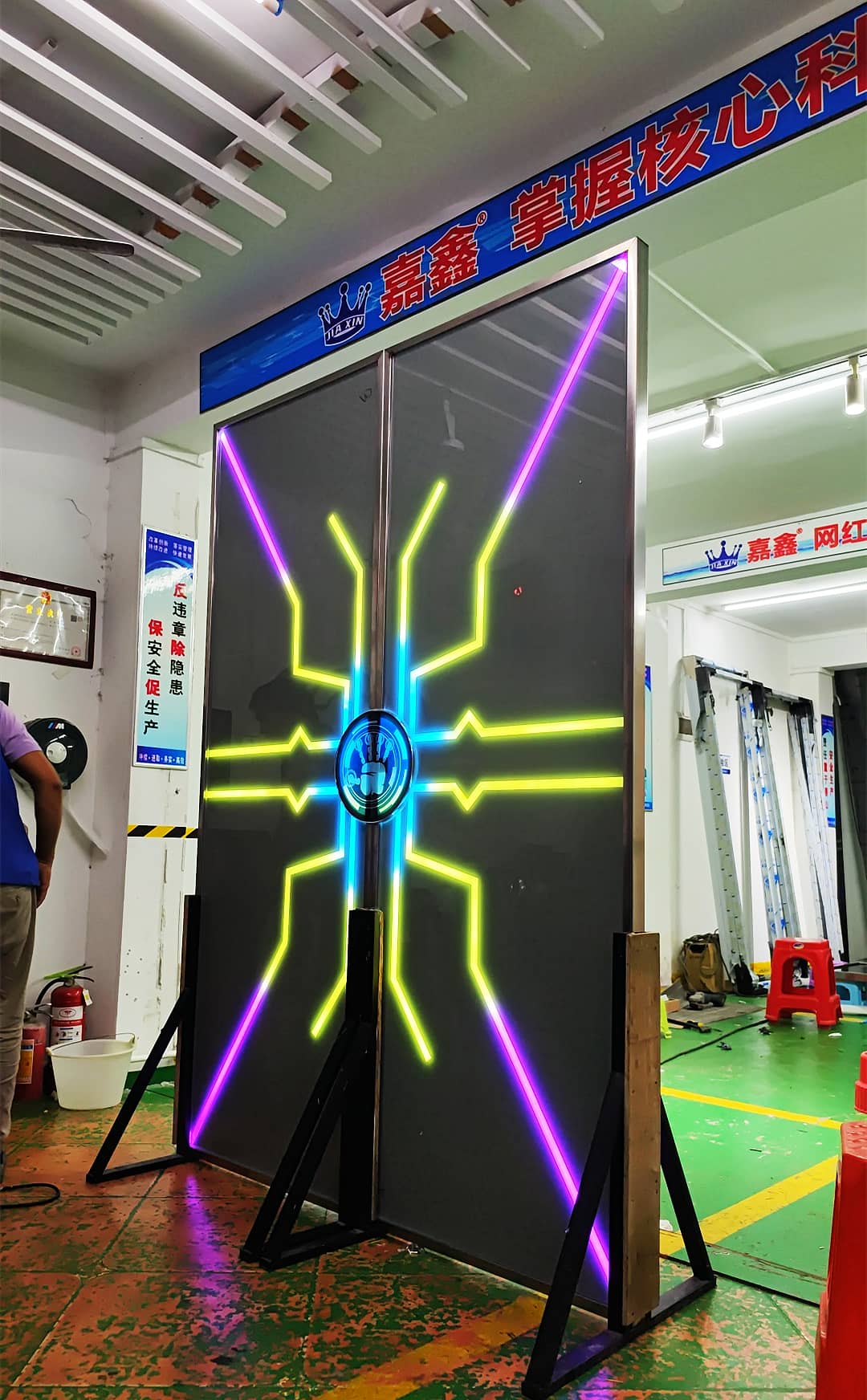 音乐酒吧科幻网红门