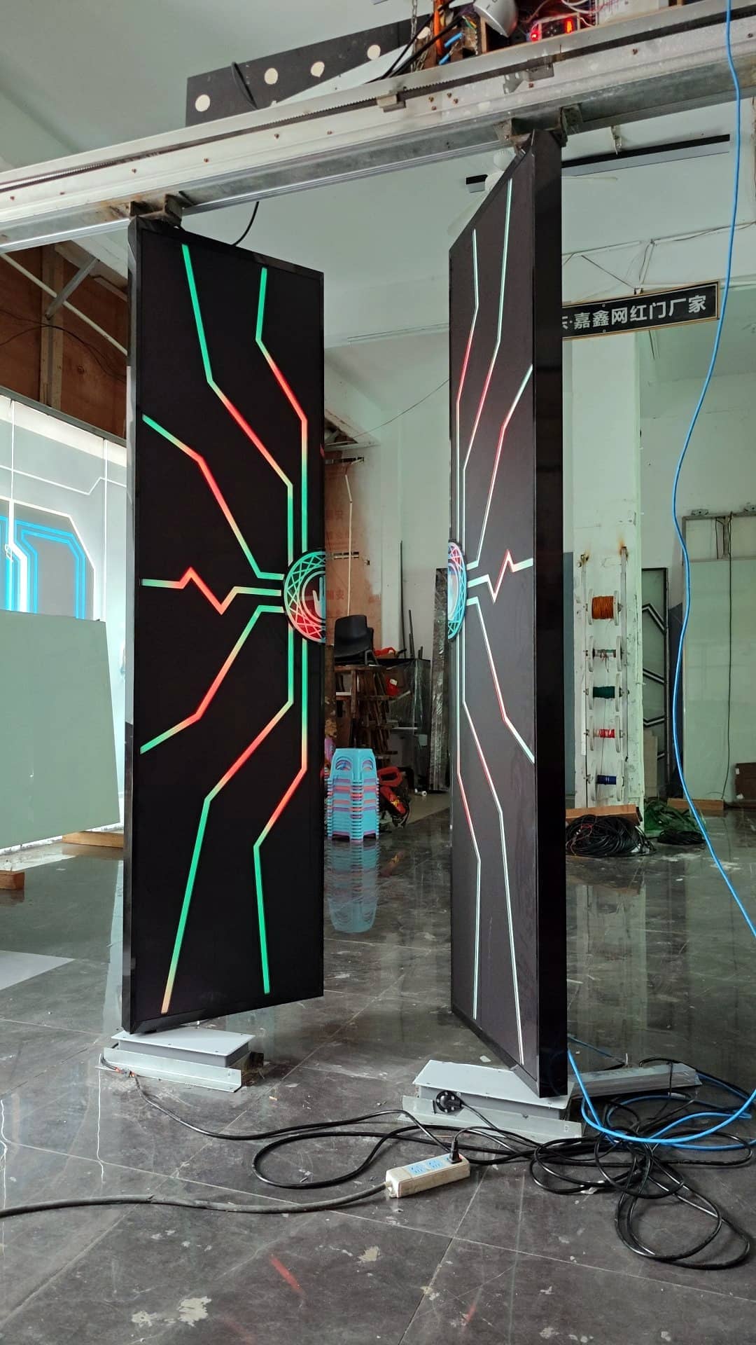 河北电动地弹簧网红门厂家，科技门